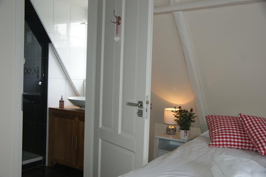 De Thuiskamer In Grou Als B&B Of Vakantiehuis Eksteriør bilde